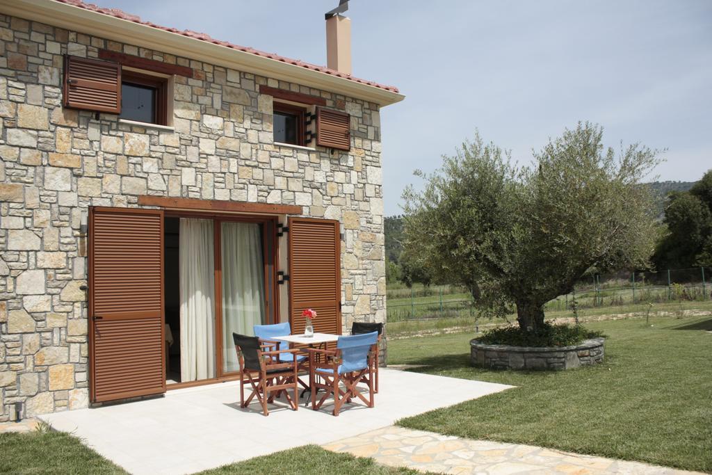 Ferienwohnung Evinos Garden Tríkorfon Exterior foto