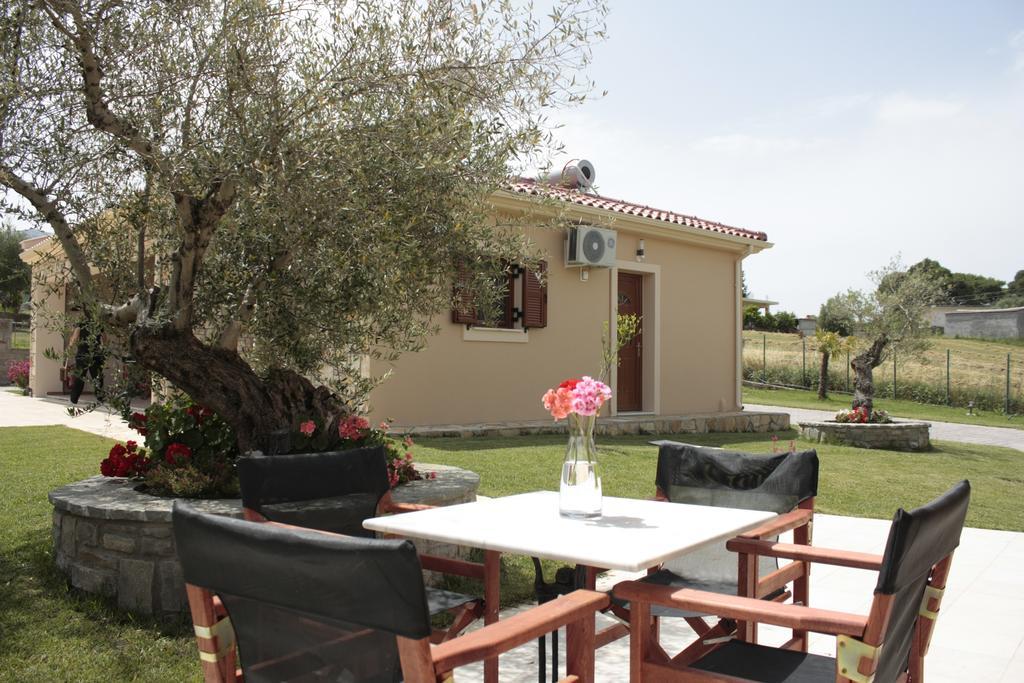 Ferienwohnung Evinos Garden Tríkorfon Exterior foto