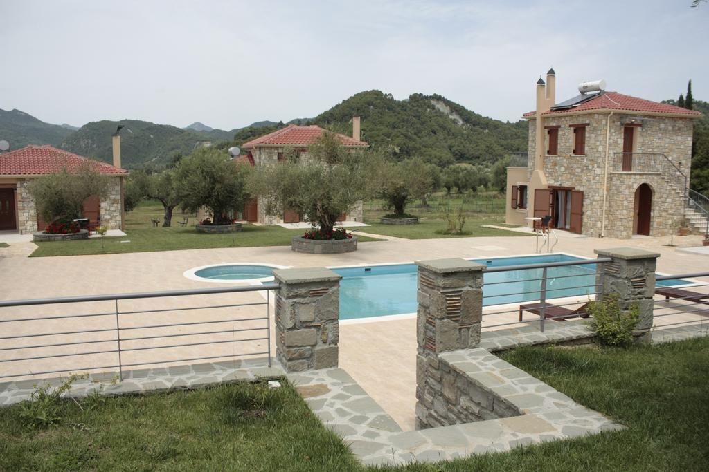 Ferienwohnung Evinos Garden Tríkorfon Exterior foto