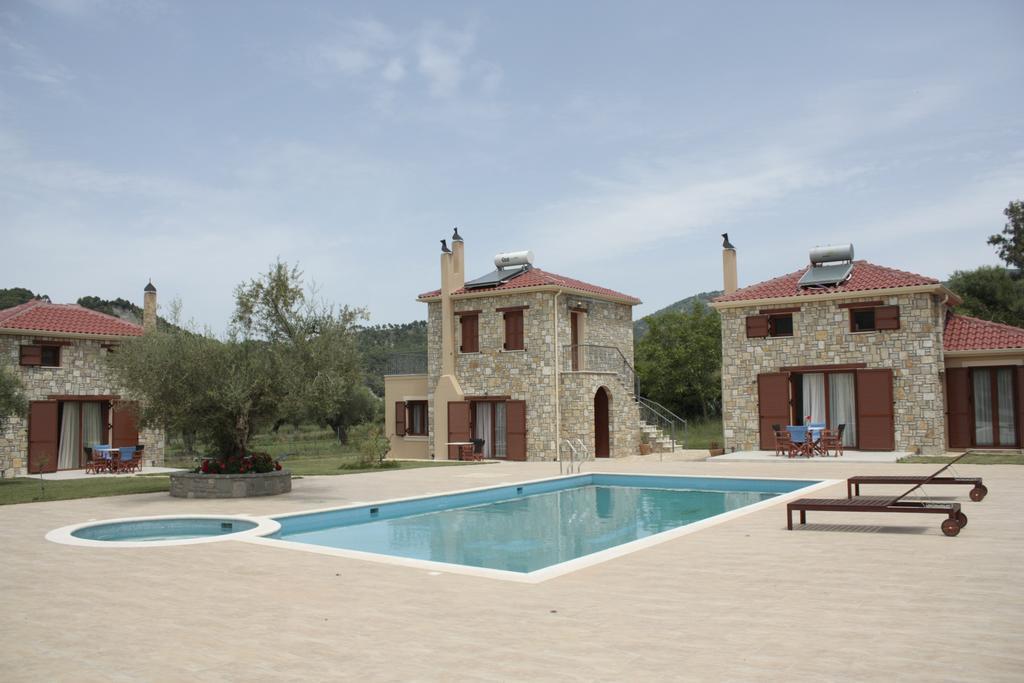 Ferienwohnung Evinos Garden Tríkorfon Exterior foto